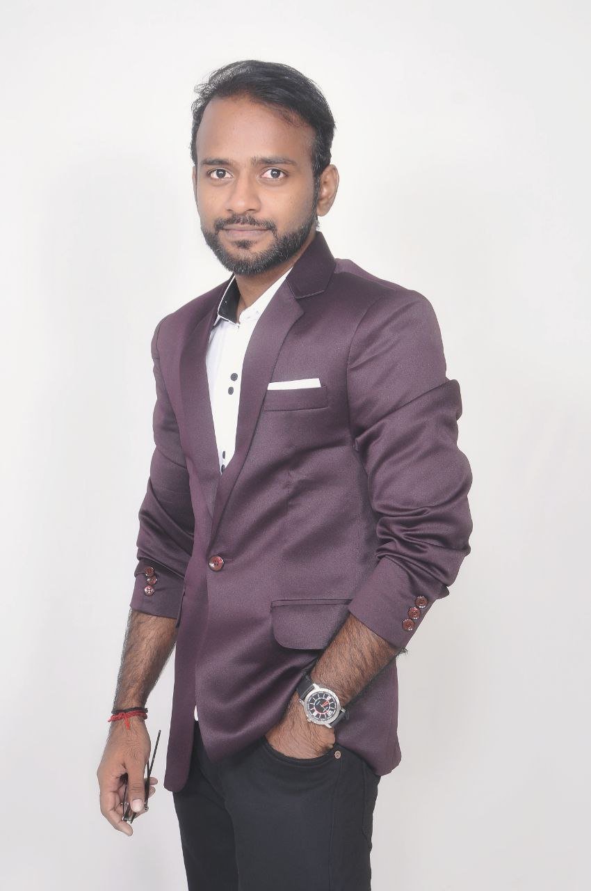 praveen manoharan suit selfie